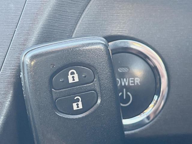プリウス Sツーリングセレクション 純正ナビ バックカメラ 禁煙車 HIDヘッド フルセグ Bluetooth再生 ETC スマートキー オートライト/エアコン フォグランプ(4枚目)