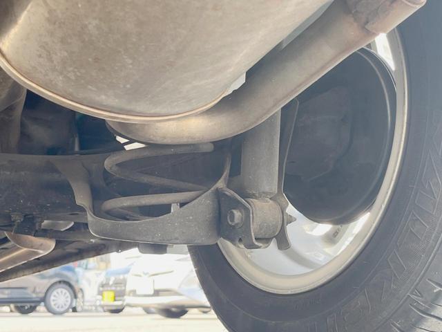 フィット Ｇ・１０ｔｈアニバーサリー　ＣＤ再生オーディオ　ＥＴＣ　スマートキー　アイドリングストップ機能　電動格納ドアミラー　エアコン　パワーウィンドウ　１４インチアルミホイール　プライバシーガラス　運転席シートリフター（22枚目）