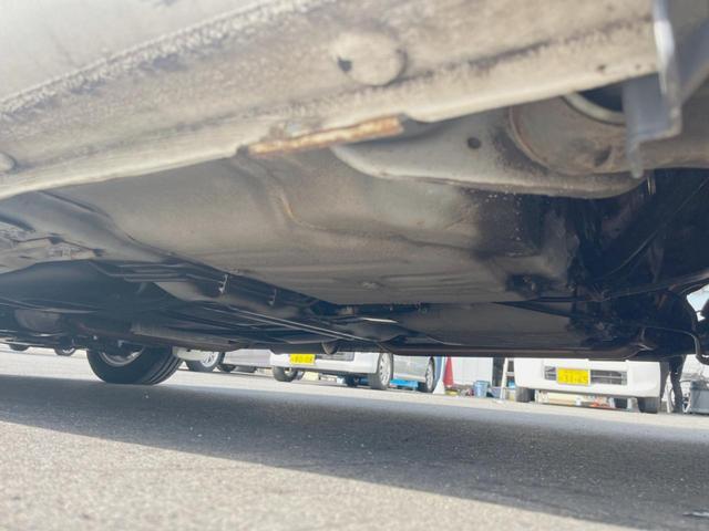 フィット Ｇ・１０ｔｈアニバーサリー　ＣＤ再生オーディオ　ＥＴＣ　スマートキー　アイドリングストップ機能　電動格納ドアミラー　エアコン　パワーウィンドウ　１４インチアルミホイール　プライバシーガラス　運転席シートリフター（23枚目）