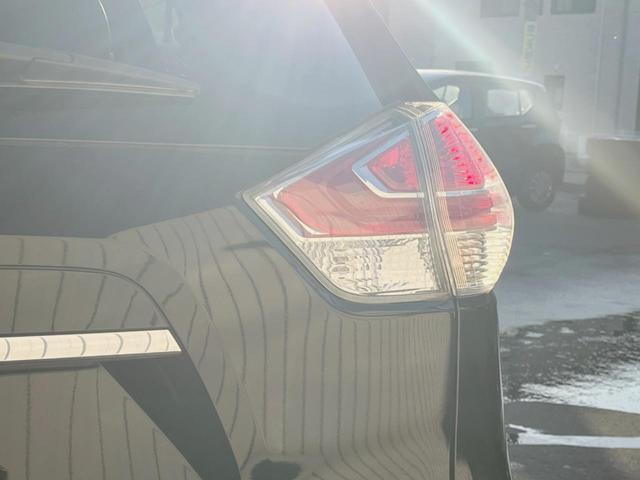 エクストレイル モード・プレミア　エマージェンシーブレーキパッケージ　純正ナビゲーション　アラウンドビューモニター　インテリジェントエマージェンシーブレーキ　シートヒーター　スマートキー　ＥＴＣ　アイドリングストップ機能　横滑り防止装置（21枚目）