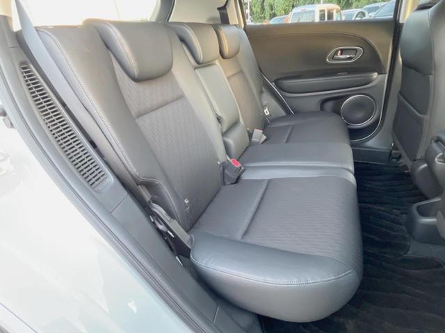 ヴェゼル ハイブリッドＺ・ホンダセンシング　４ＷＤ　禁煙車　ＳＤ純正ナビ　バックカメラ　ＥＴＣ　ＬＥＤヘッドライト　衝突被害軽減システム　レーダークルーズコントロール　シートヒーター　Ｂｌｕｅｔｏｏｔｈ　ＤＶＤ再生　フルセグ（14枚目）