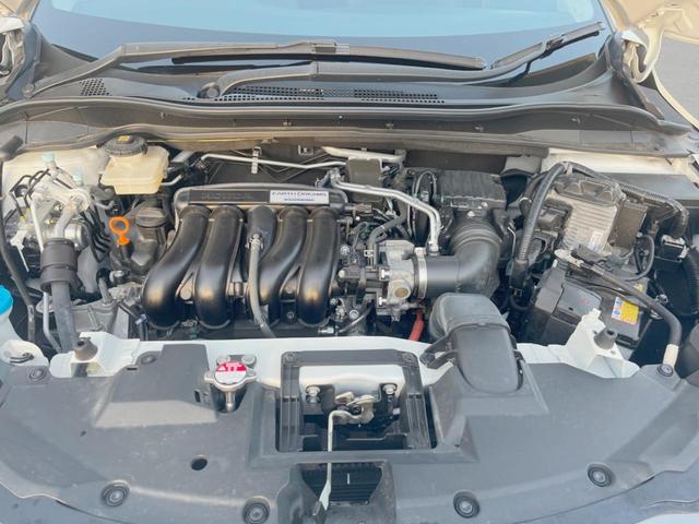 ヴェゼル ハイブリッドＺ・ホンダセンシング　４ＷＤ　禁煙車　ＳＤ純正ナビ　バックカメラ　ＥＴＣ　ＬＥＤヘッドライト　衝突被害軽減システム　レーダークルーズコントロール　シートヒーター　Ｂｌｕｅｔｏｏｔｈ　ＤＶＤ再生　フルセグ（18枚目）