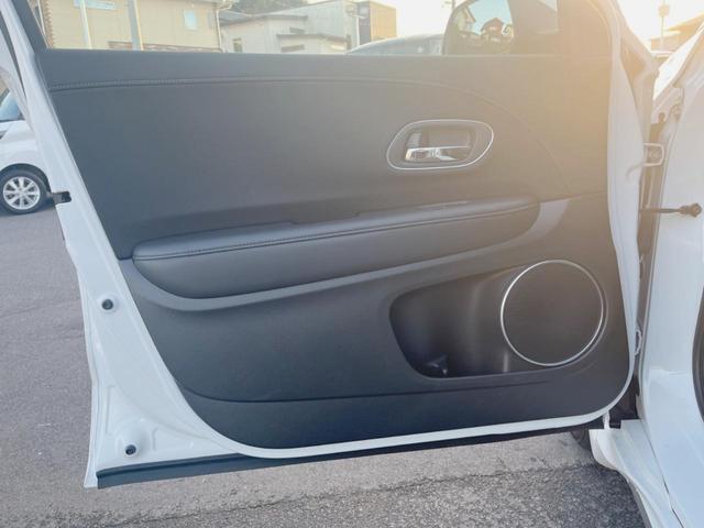 ヴェゼル ハイブリッドＺ・ホンダセンシング　４ＷＤ　禁煙車　ＳＤ純正ナビ　バックカメラ　ＥＴＣ　ＬＥＤヘッドライト　衝突被害軽減システム　レーダークルーズコントロール　シートヒーター　Ｂｌｕｅｔｏｏｔｈ　ＤＶＤ再生　フルセグ（26枚目）