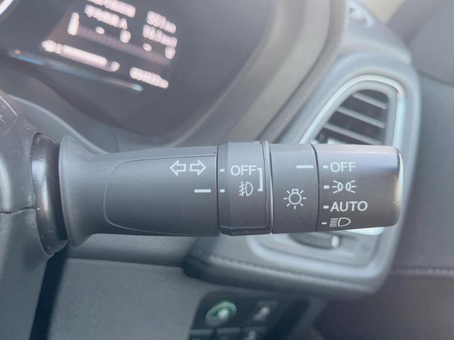 ヴェゼル ハイブリッドＺ・ホンダセンシング　４ＷＤ　禁煙車　ＳＤ純正ナビ　バックカメラ　ＥＴＣ　ＬＥＤヘッドライト　衝突被害軽減システム　レーダークルーズコントロール　シートヒーター　Ｂｌｕｅｔｏｏｔｈ　ＤＶＤ再生　フルセグ（42枚目）