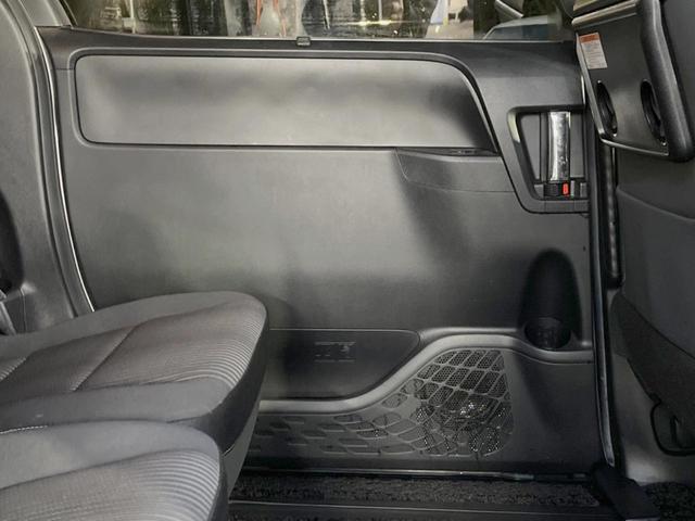 ヴォクシー ZS 煌II 禁煙車 アルパインナビ バックカメラ ETC 両側電動スライドドア 後席モニター LEDヘッドライト レーダークルーズコントロール 衝突被害軽減システム Bluetooth フルセグ(21枚目)