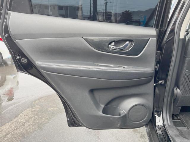 エクストレイル ２０Ｘ　ハイブリッド　エマージェンシーブレーキＰ　４ＷＤ　禁煙車　純正ナビ　バックカメラ　ＥＴＣ　ＬＥＤヘッドライト　シートヒーター　スマートキー　Ｂｌｕｅｔｏｏｔｈ　ＤＶＤ再生　フルセグ（29枚目）