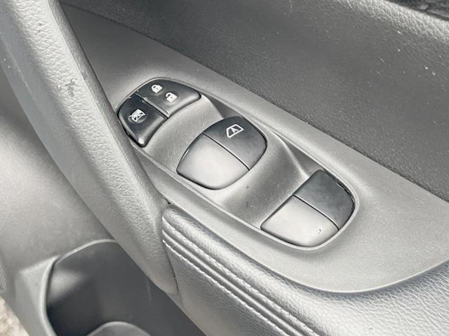 エクストレイル ２０Ｘ　ハイブリッド　エマージェンシーブレーキＰ　４ＷＤ　禁煙車　純正ナビ　バックカメラ　ＥＴＣ　ＬＥＤヘッドライト　シートヒーター　スマートキー　Ｂｌｕｅｔｏｏｔｈ　ＤＶＤ再生　フルセグ（33枚目）