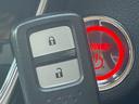 ヴェゼル ハイブリッドＺ・ホンダセンシング　４ＷＤ　禁煙車　ＳＤ純正ナビ　バックカメラ　ＥＴＣ　ＬＥＤヘッドライト　衝突被害軽減システム　レーダークルーズコントロール　シートヒーター　Ｂｌｕｅｔｏｏｔｈ　ＤＶＤ再生　フルセグ（4枚目）