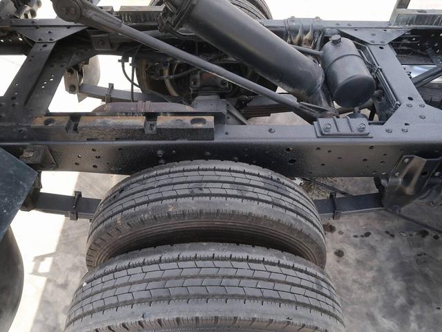 タイタントラック ダンプ　２ｔ　２トン　全低床　強化ダンプ　３５，０００ｋｍ　実走行　コボレーン付き　５ｔ未満　エルフ　ＯＥＭ　無事故　Ｎｏｘ適合（12枚目）