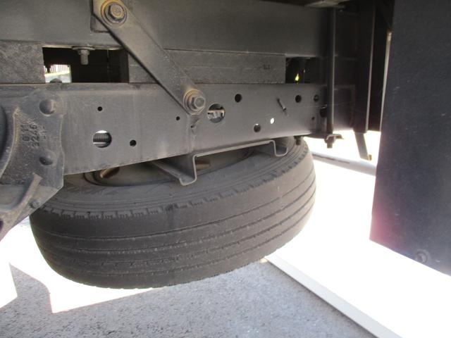 タイタントラック 　スムーサー７速ＭＴ　積載量２０００ｋｇ床板鉄板（43枚目）