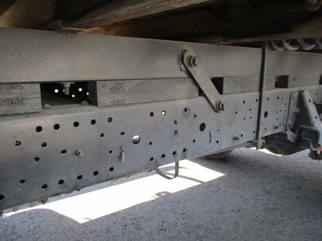 タイタントラック 　スムーサー７速ＭＴ　積載量２０００ｋｇ床板鉄板（51枚目）