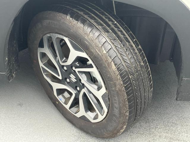 フロンクス １型　バックカメラ　オートライト　Ｂｌｕｅｔｏｏｔｈ　純正ナビ　プッシュスタート　シートヒーター　オートエアコン　スズキセーフティーサポート　衝突被害軽減システム　アイドリングストップ　横滑り防止機能（3枚目）