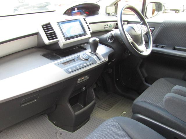 フリードハイブリッド ジャストセレクション　ナビ　バックカメラ　フルセグＴＶ　ブルートゥース　両側電動スライドドア　スマートキー　ＨＩＤヘッドライト（8枚目）