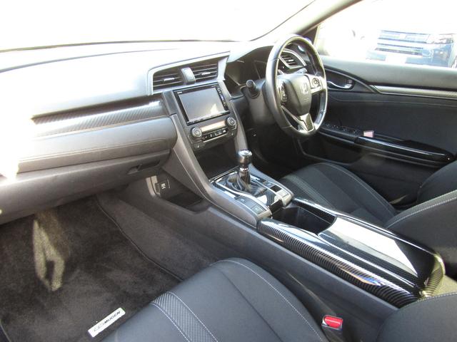 シビック ハッチバック　ホンダセンシング　ＶＴＥＣ　ターボ　６速ＭＴ　ホンダセンシング　ナビ　バックカメラ　ブルートゥース　フルセグＴＶ　１８インチアルミ　ＬＥＤライト　スマートキー　ＥＴＣ　ドラレコ（10枚目）