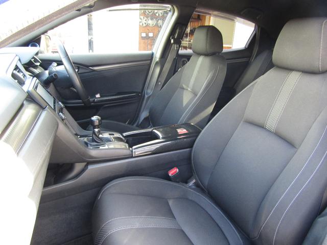 シビック ハッチバック　ホンダセンシング　ＶＴＥＣ　ターボ　６速ＭＴ　ホンダセンシング　ナビ　バックカメラ　ブルートゥース　フルセグＴＶ　１８インチアルミ　ＬＥＤライト　スマートキー　ＥＴＣ　ドラレコ（11枚目）