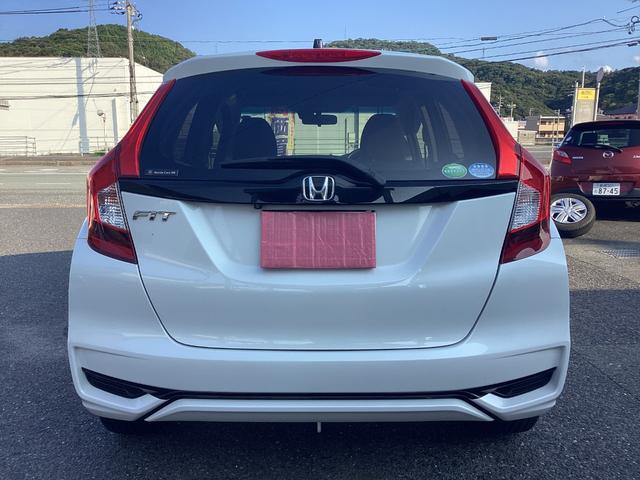 フィット 13G・L ホンダセンシング ワンオーナー 禁煙車 ナビ フルセグTV CD DVD バックモニター LEDヘッドライト ETC 純正アルミホイール キー2個 スタッドス&ホイール(4枚目)