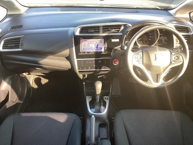 フィット 13G・L ホンダセンシング ワンオーナー 禁煙車 ナビ フルセグTV CD DVD バックモニター LEDヘッドライト ETC 純正アルミホイール キー2個 スタッドス&ホイール(10枚目)