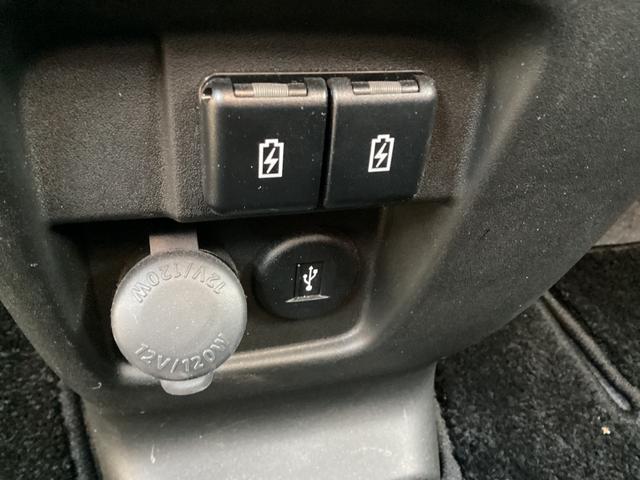 スペーシア ハイブリッドＸ　ワンオーナー　禁煙車　８インチナビ　フルセグＴＶ　ＣＤ　ＤＶＤ　バックモニター　ＥＴＣ　両側電動スライドドア　シートヒーター　ＵＳＢ入力端子　クリアランスソナー　セーフティサポート　キー２個（17枚目）