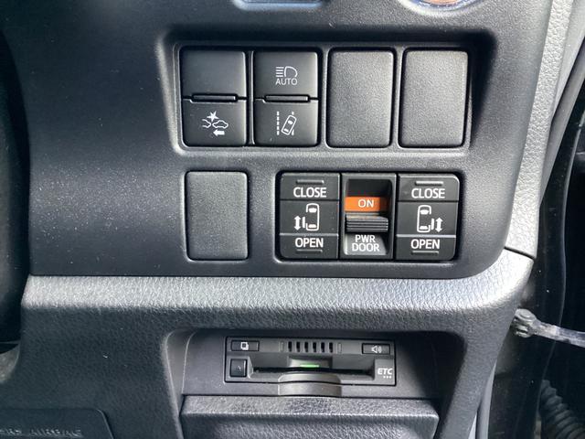 ヴォクシー ＺＳ　煌ＩＩ　オプションブラック　１０インチナビ　フルセグＴＶ　１２．１型後席モニター　バックモニター　モデリスタエアロ　両側電動スライドドア　後席フィルム　純正コンソールボックス　ステップライト　ＥＴＣ　キー２個（18枚目）