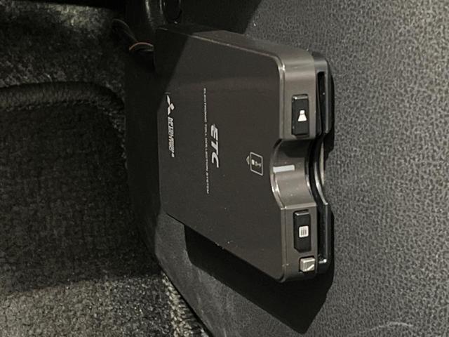 X エマージェンシーブレーキ 禁煙車 SDナビ アラウンドビューモニター ETC Bluetooth再生 クリアランスソナー スマートキー オートライト アイドリングストップ ブラックインテリア(7枚目)