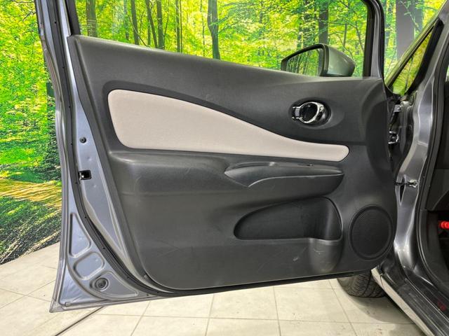 X エマージェンシーブレーキ 禁煙車 SDナビ アラウンドビューモニター ETC Bluetooth再生 クリアランスソナー スマートキー オートライト アイドリングストップ ブラックインテリア(29枚目)