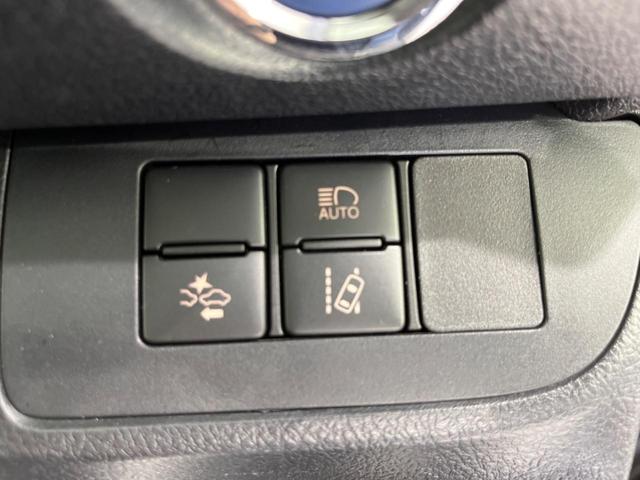 ハイブリッドG クエロ 禁煙車 純正SDナビ フリップダウンモニター 両側電動ドア ハーフレザー LEDヘッド バックカメラ ETC Bluetooth再生 純正16インチアルミ スマートキー 7人乗り(8枚目)