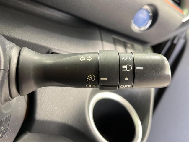 ハイブリッドG クエロ 禁煙車 純正SDナビ フリップダウンモニター 両側電動ドア ハーフレザー LEDヘッド バックカメラ ETC Bluetooth再生 純正16インチアルミ スマートキー 7人乗り(38枚目)