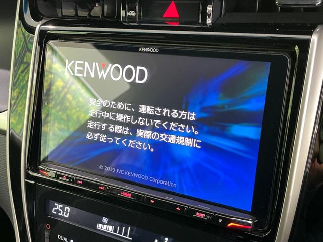 グランド　４ＷＤ　禁煙車　９型ＳＤナビ　バックカメラ　ＥＴＣ　フルセグ　ｂｌｕｅｔｏｏｔｈ接続　１７インチアルミホイール　純正革巻きステアリング　ＬＥＤヘッドライト　オートライト　オートエアコン(3枚目)