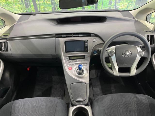 プリウス Ｓ　ＳＤナビ　バックカメラ　禁煙車　スマートキー　ＨＩＤヘッド　ＥＴＣ　オートライト　オートエアコン　純正１５インチアルミ　Ｂｌｕｅｔｏｏｔｈ　ＣＤ／ＤＶＤ再生　ステアリングスイッチ（2枚目）