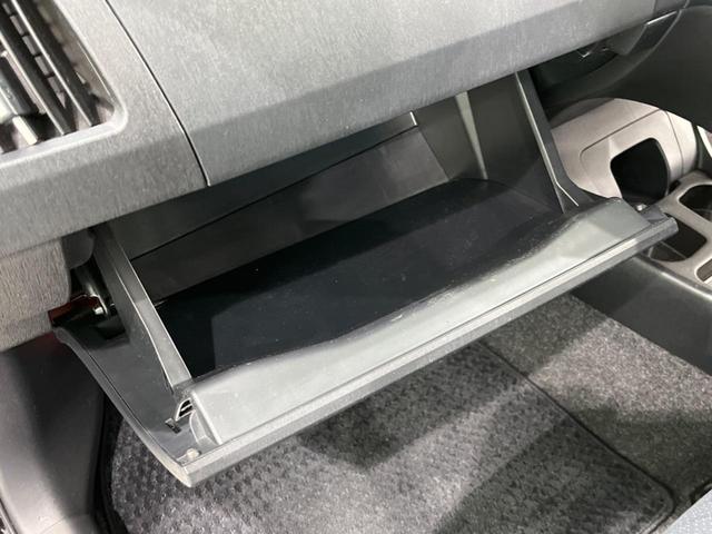 プリウス Ｓ　ＳＤナビ　バックカメラ　禁煙車　スマートキー　ＨＩＤヘッド　ＥＴＣ　オートライト　オートエアコン　純正１５インチアルミ　Ｂｌｕｅｔｏｏｔｈ　ＣＤ／ＤＶＤ再生　ステアリングスイッチ（25枚目）