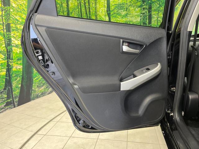 プリウス Ｓ　ＳＤナビ　バックカメラ　禁煙車　スマートキー　ＨＩＤヘッド　ＥＴＣ　オートライト　オートエアコン　純正１５インチアルミ　Ｂｌｕｅｔｏｏｔｈ　ＣＤ／ＤＶＤ再生　ステアリングスイッチ（26枚目）