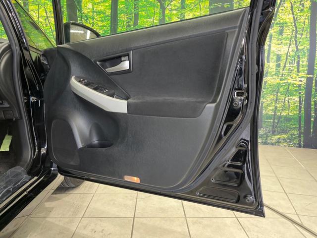 プリウス Ｓ　ＳＤナビ　バックカメラ　禁煙車　スマートキー　ＨＩＤヘッド　ＥＴＣ　オートライト　オートエアコン　純正１５インチアルミ　Ｂｌｕｅｔｏｏｔｈ　ＣＤ／ＤＶＤ再生　ステアリングスイッチ（27枚目）