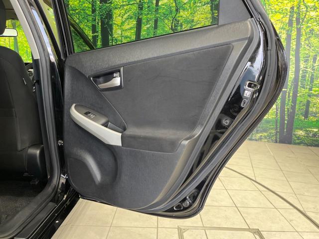 プリウス Ｓ　ＳＤナビ　バックカメラ　禁煙車　スマートキー　ＨＩＤヘッド　ＥＴＣ　オートライト　オートエアコン　純正１５インチアルミ　Ｂｌｕｅｔｏｏｔｈ　ＣＤ／ＤＶＤ再生　ステアリングスイッチ（28枚目）