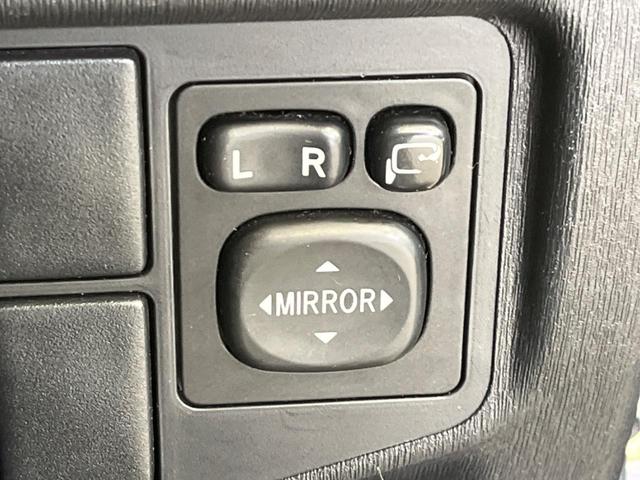 プリウス Ｓ　ＳＤナビ　バックカメラ　禁煙車　スマートキー　ＨＩＤヘッド　ＥＴＣ　オートライト　オートエアコン　純正１５インチアルミ　Ｂｌｕｅｔｏｏｔｈ　ＣＤ／ＤＶＤ再生　ステアリングスイッチ（35枚目）