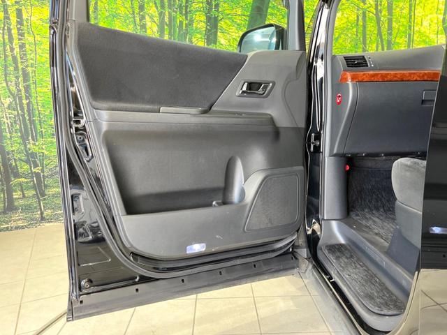 ヴェルファイア ２．４Ｚ　プラチナセレクションＩＩ　４ＷＤ　両側電動ドア　ＳＤナビ　後席モニター　バックカメラ　禁煙車　電動リアゲート　ドラレコ　コーナーセンサー　スマートキー　ＨＩＤヘッド　ナビ連動ＥＴＣ　オートライト　デュアルエアコン（27枚目）