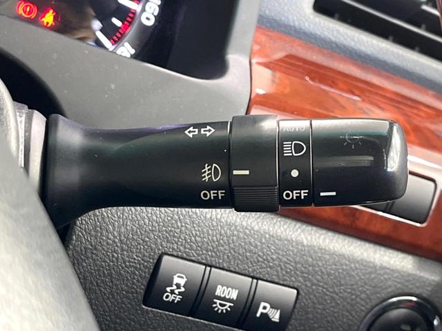 ヴェルファイア ２．４Ｚ　プラチナセレクションＩＩ　４ＷＤ　両側電動ドア　ＳＤナビ　後席モニター　バックカメラ　禁煙車　電動リアゲート　ドラレコ　コーナーセンサー　スマートキー　ＨＩＤヘッド　ナビ連動ＥＴＣ　オートライト　デュアルエアコン（50枚目）