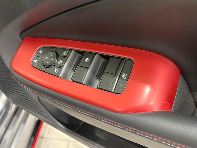 オーラ ニスモ　純正９型ナビ　全周囲カメラ　衝突被害軽減システム　レーダークルーズ　禁煙車　ドラレコ　コーナーセンサー　ＬＥＤヘッド　ＥＴＣ２．０　オートハイビーム　車線逸脱警報　オートライト　オートエアコン（63枚目）