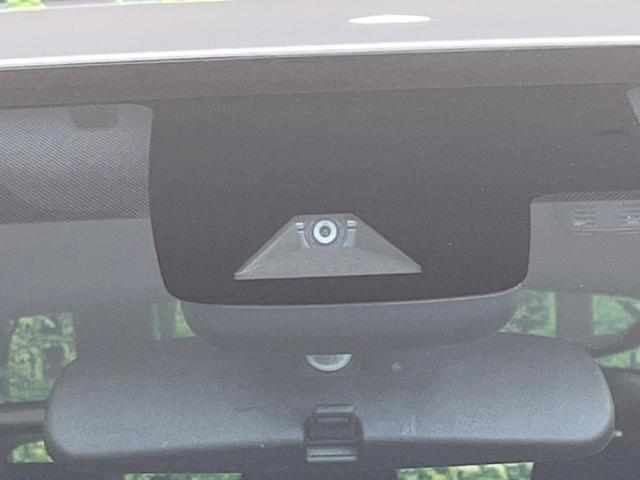 プリウス Ｓ　セーフティセンス　レーダークルーズ　禁煙車　スマートキー　ＬＥＤヘッド　ビルトインＥＴＣ　オートハイビーム　車線逸脱警報　オートライト　オートエアコン　純正１５インチアルミ　ＣＤ　ＬＥＤフォグ（3枚目）