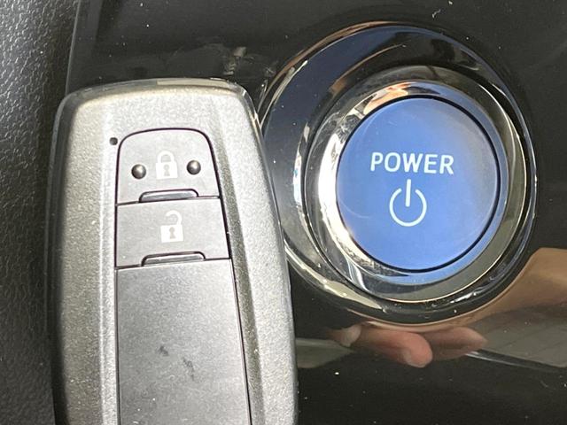 プリウス Ｓ　セーフティセンス　レーダークルーズ　禁煙車　スマートキー　ＬＥＤヘッド　ビルトインＥＴＣ　オートハイビーム　車線逸脱警報　オートライト　オートエアコン　純正１５インチアルミ　ＣＤ　ＬＥＤフォグ（5枚目）
