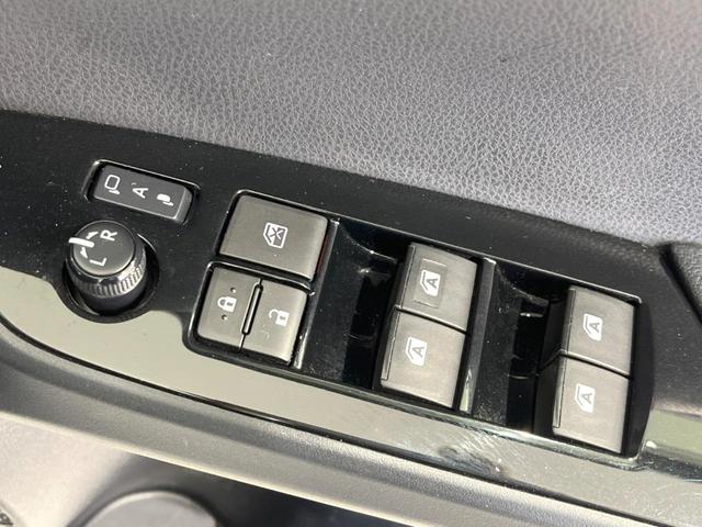 プリウス Ｓ　セーフティセンス　レーダークルーズ　禁煙車　スマートキー　ＬＥＤヘッド　ビルトインＥＴＣ　オートハイビーム　車線逸脱警報　オートライト　オートエアコン　純正１５インチアルミ　ＣＤ　ＬＥＤフォグ（33枚目）
