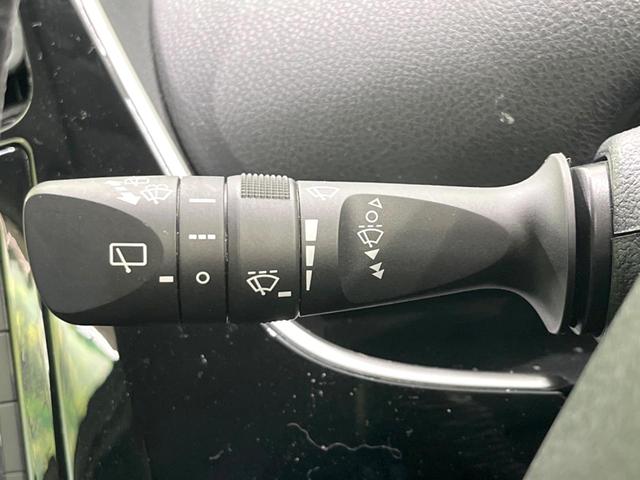 プリウス Ｓ　セーフティセンス　レーダークルーズ　禁煙車　スマートキー　ＬＥＤヘッド　ビルトインＥＴＣ　オートハイビーム　車線逸脱警報　オートライト　オートエアコン　純正１５インチアルミ　ＣＤ　ＬＥＤフォグ（45枚目）