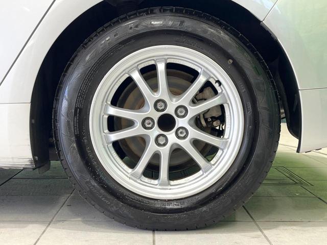 プリウス Ｓ　セーフティセンス　レーダークルーズ　禁煙車　スマートキー　ＬＥＤヘッド　ビルトインＥＴＣ　オートハイビーム　車線逸脱警報　オートライト　オートエアコン　純正１５インチアルミ　ＣＤ　ＬＥＤフォグ（55枚目）