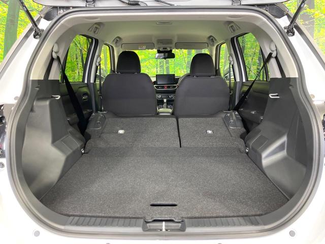 ライズ Ｚ　４ＷＤ　登録済未使用車　純正９型ディスプレイオーディオ　バックカメラ　スマートアシスト　レーダークルーズ　禁煙車　ＬＥＤヘッド　オートハイビーム　車線逸脱警報　オートライト　オートエアコン（10枚目）