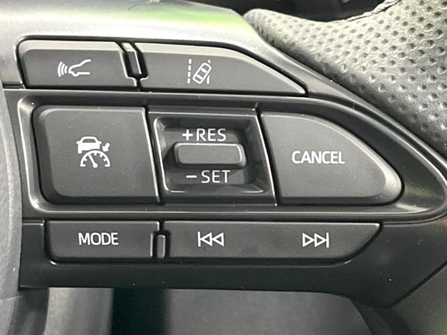 ヤリスクロス ハイブリッド　ＧＲスポーツ　純正８型ナビ　バックカメラ　セーフティセンス　レーダークルーズ　禁煙車　ドラレコ　コーナーセンサー　ＬＥＤヘッド　ＥＴＣ２．０　オートハイビーム　車線逸脱警報　Ｂｌｕｅｔｏｏｔｈ　オートライト（7枚目）