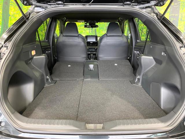 ヤリスクロス ハイブリッド　ＧＲスポーツ　純正８型ナビ　バックカメラ　セーフティセンス　レーダークルーズ　禁煙車　ドラレコ　コーナーセンサー　ＬＥＤヘッド　ＥＴＣ２．０　オートハイビーム　車線逸脱警報　Ｂｌｕｅｔｏｏｔｈ　オートライト（10枚目）