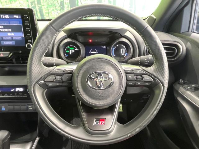 ヤリスクロス ハイブリッド　ＧＲスポーツ　純正８型ナビ　バックカメラ　セーフティセンス　レーダークルーズ　禁煙車　ドラレコ　コーナーセンサー　ＬＥＤヘッド　ＥＴＣ２．０　オートハイビーム　車線逸脱警報　Ｂｌｕｅｔｏｏｔｈ　オートライト（11枚目）