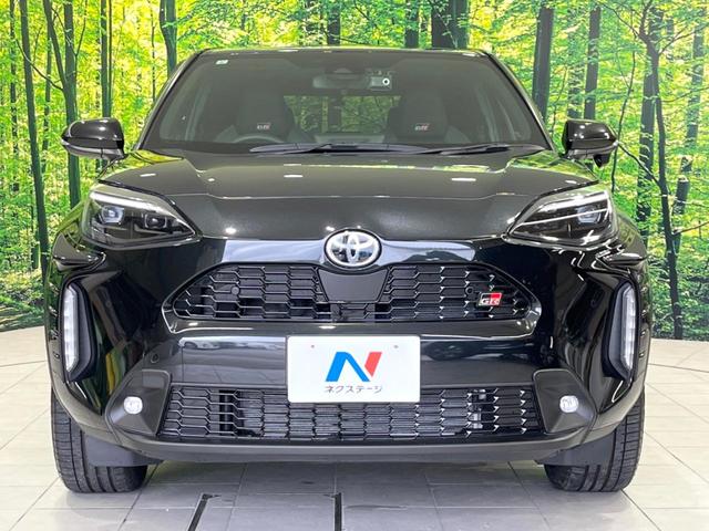 ヤリスクロス ハイブリッド　ＧＲスポーツ　純正８型ナビ　バックカメラ　セーフティセンス　レーダークルーズ　禁煙車　ドラレコ　コーナーセンサー　ＬＥＤヘッド　ＥＴＣ２．０　オートハイビーム　車線逸脱警報　Ｂｌｕｅｔｏｏｔｈ　オートライト（14枚目）