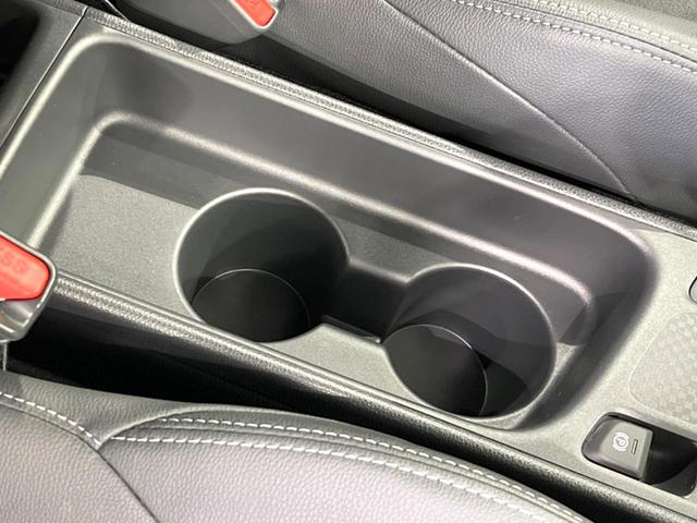 ヤリスクロス ハイブリッド　ＧＲスポーツ　純正８型ナビ　バックカメラ　セーフティセンス　レーダークルーズ　禁煙車　ドラレコ　コーナーセンサー　ＬＥＤヘッド　ＥＴＣ２．０　オートハイビーム　車線逸脱警報　Ｂｌｕｅｔｏｏｔｈ　オートライト（59枚目）