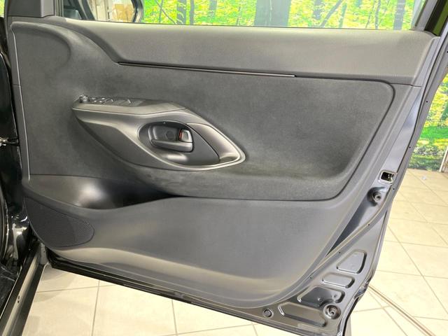 ヤリスクロス ハイブリッド　ＧＲスポーツ　純正８型ナビ　バックカメラ　セーフティセンス　レーダークルーズ　禁煙車　ドラレコ　コーナーセンサー　ＬＥＤヘッド　ＥＴＣ２．０　オートハイビーム　車線逸脱警報　Ｂｌｕｅｔｏｏｔｈ　オートライト（62枚目）
