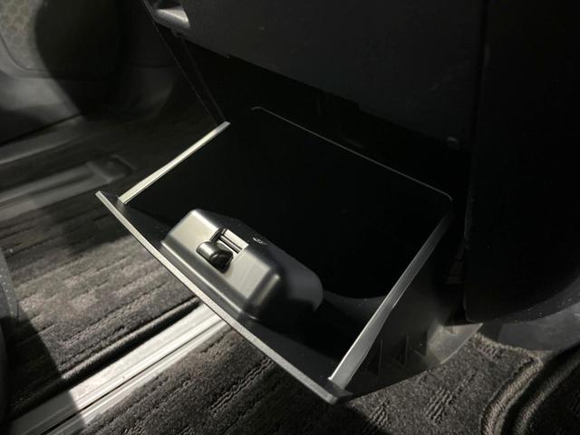 アルファード ２．５Ｓ　Ａパッケージ　タイプブラック　両側電動ドア　純正１０型ナビ　後席モニター　バックカメラ　衝突被害軽減システム　レーダークルーズ　禁煙車　電動リアゲート　ハーフレザーシート　コーナーセンサー　スマートキー　ＬＥＤヘッド（64枚目）